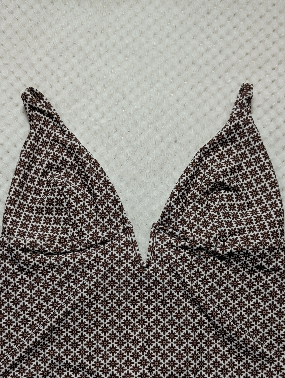 Cupshe Deep V-Neck Crisscross Back One Piece Swimsuit - Picture 4 of 10